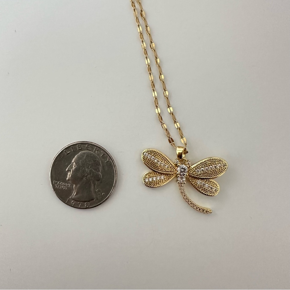 Dragonfly Pendant Gold‎ Necklace - Picture 4 of 4